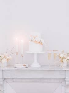 mariage-hiver-provence-chateau-lieu-reception-wedding-venue-south-france-christmas-winter-decoration-table-gold-dore